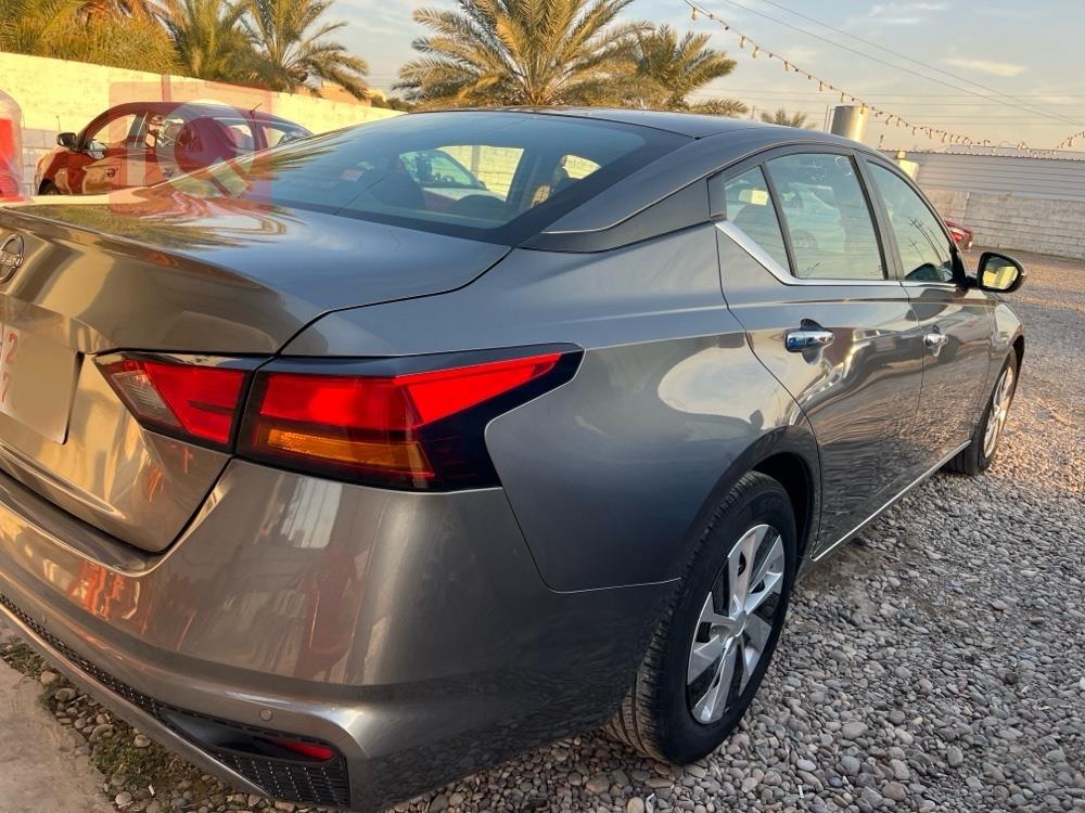 نيسان ألتيما